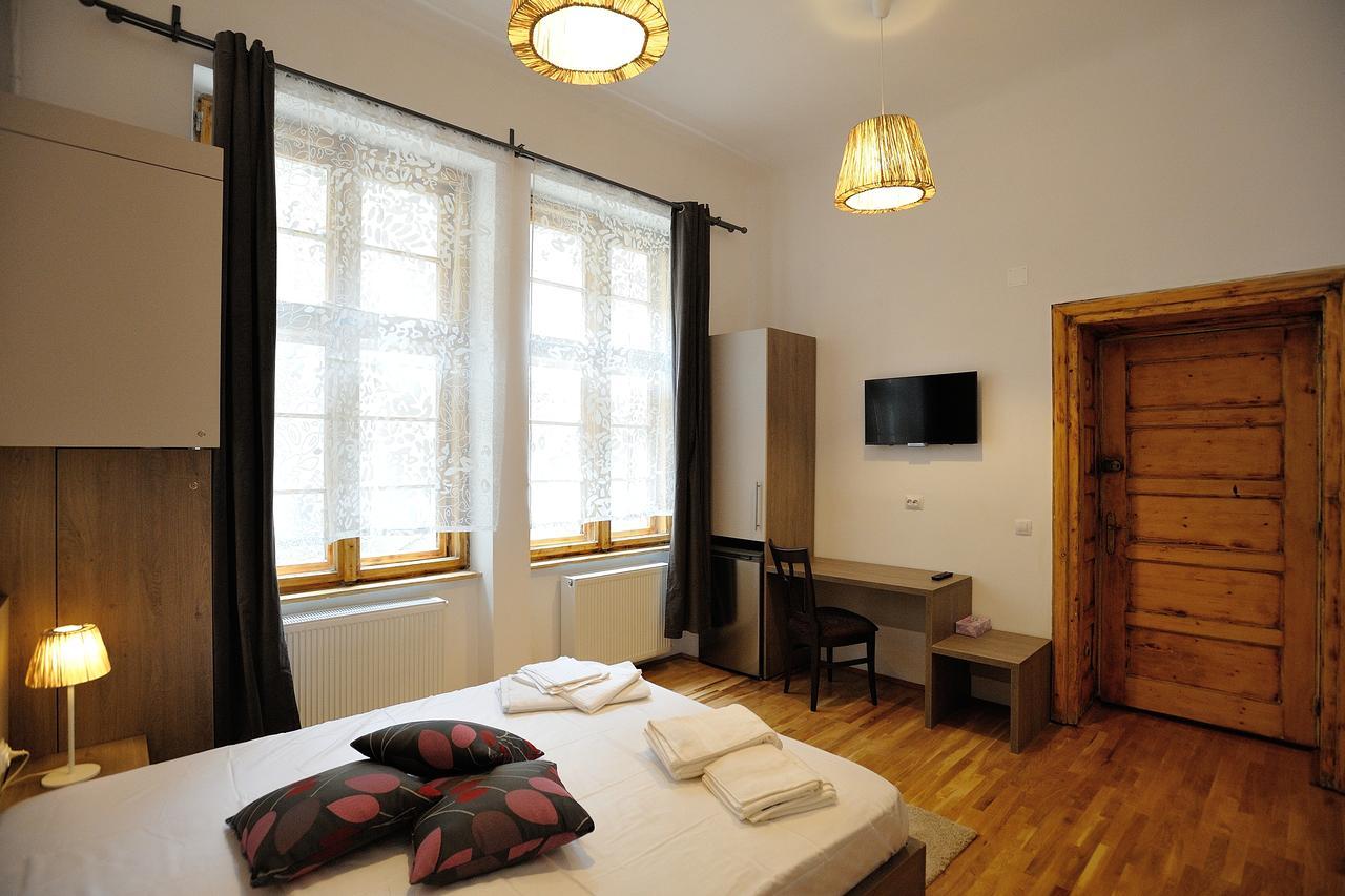 Dinicu Residence - Central Location Braşov Esterno foto
